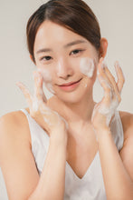 Laden Sie das Bild in den Galerie-Viewer, [REUSOUL] Microbiome AC Deep Pore Gel Cleanser
