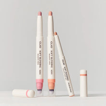 Laden Sie das Bild in den Galerie-Viewer, [CLIO] Soft Blending Shadow Stick - Fresh Mask Korean Beauty
