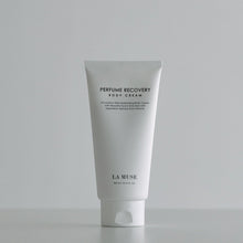 Laden Sie das Bild in den Galerie-Viewer, [LA MUSE] Perfume Recovery Body Cream 300ml - Fresh Mask Korean Beauty
